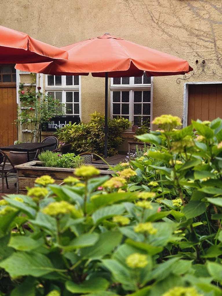 Innenhof der Kaffeerösterei Van den Bremt